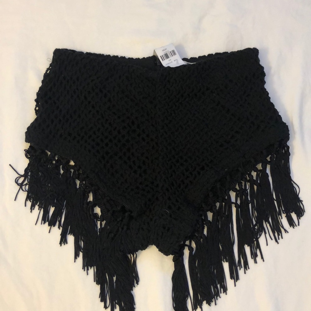 NWT LF Rumor Crochet black shorts with fringe